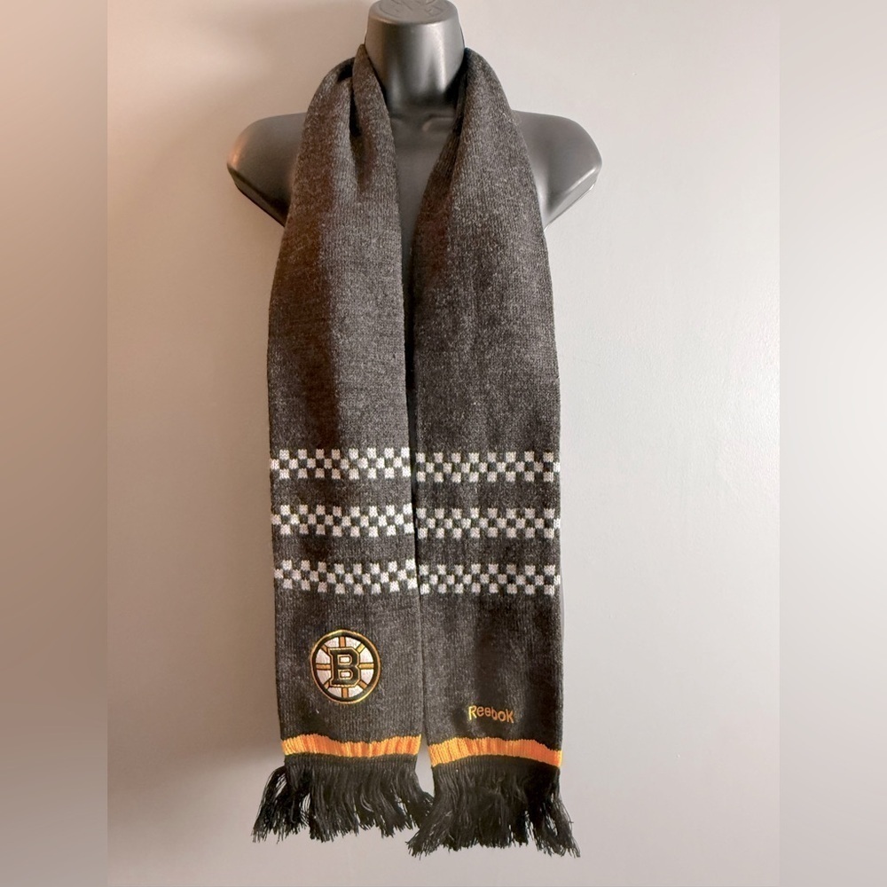 Reebok Face Off Collection Boston‎ Bruins 70" x 5" Plus Fringe NHL Winter Scarf